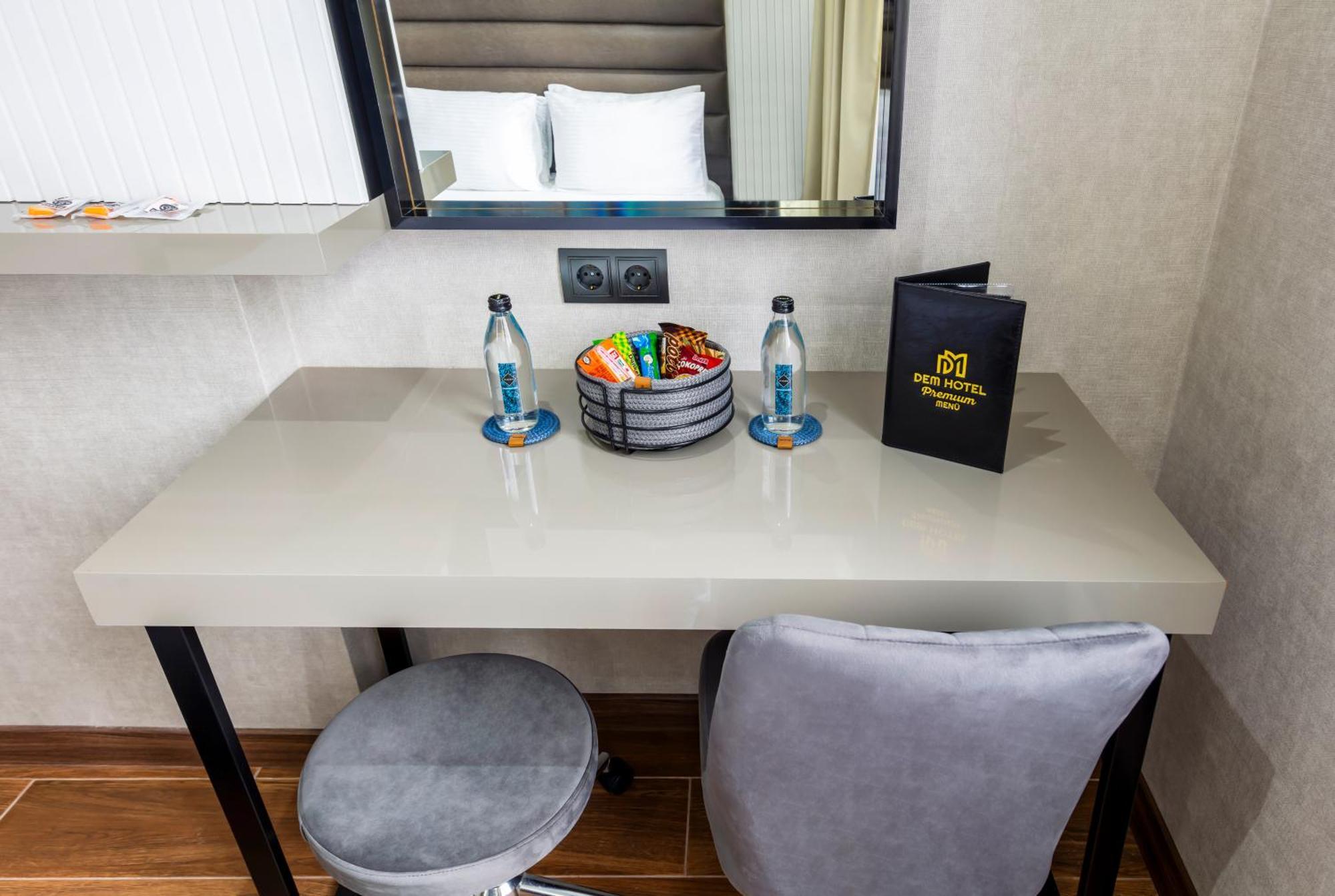 Dem Premium Hotel - Round Trip Airport Service - Istanbul International Airport Arnavutkoy Exteriör bild