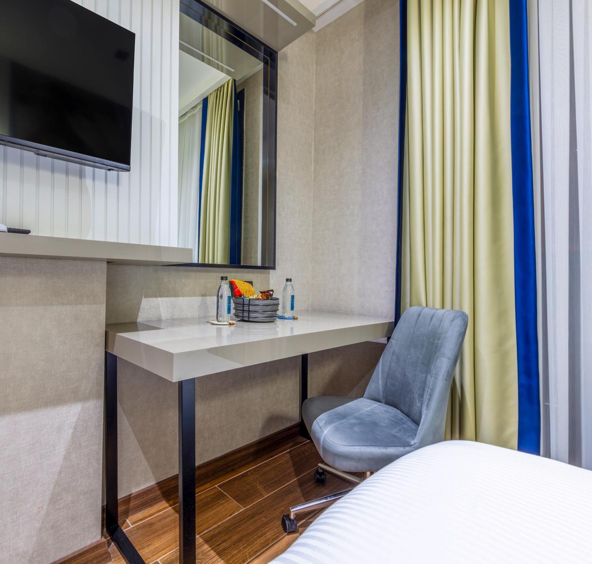 Dem Premium Hotel - Round Trip Airport Service - Istanbul International Airport Arnavutkoy Exteriör bild