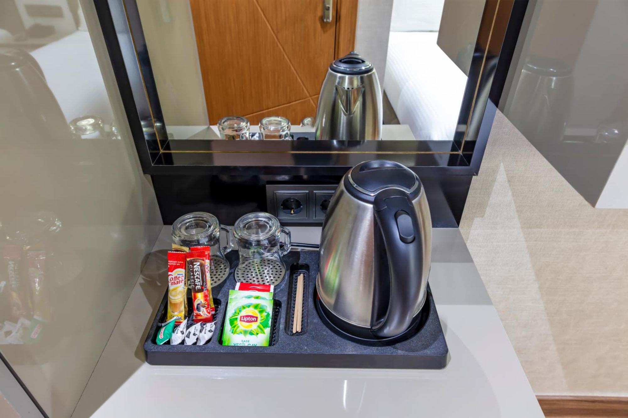 Dem Premium Hotel - Round Trip Airport Service - Istanbul International Airport Arnavutkoy Exteriör bild