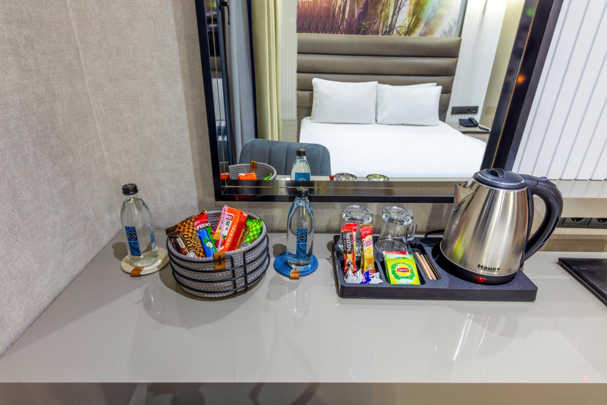 Dem Premium Hotel - Round Trip Airport Service - Istanbul International Airport Arnavutkoy Exteriör bild